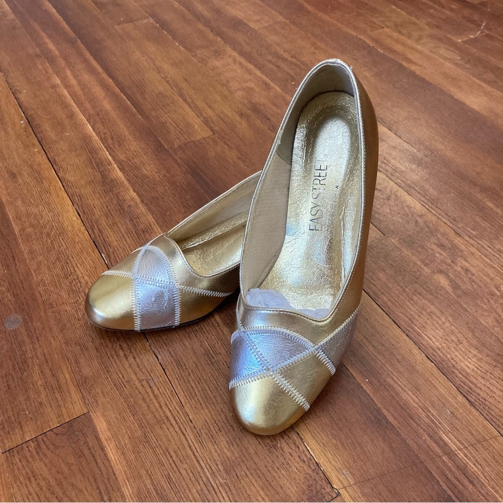 Vintage easy street slippers house shoes metallic flats 6.5m have souls